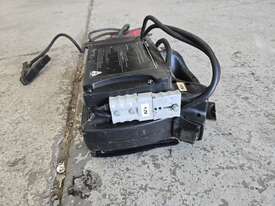 Projecta 3000A Jumpstarter 12/24 Volt (Council Asset) - picture0' - Click to enlarge