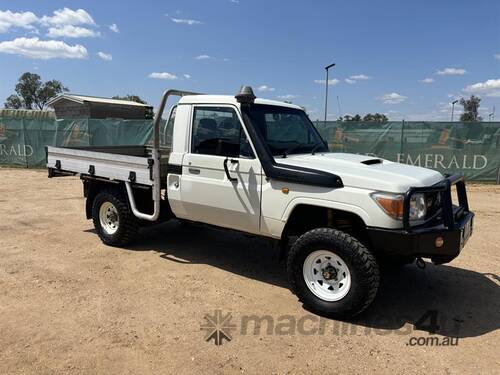 2011 TOYOTA LANDCRUISER WORKMATE UTE