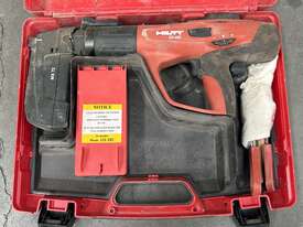 Hilti DX 460 Cordless Nailgun - picture1' - Click to enlarge