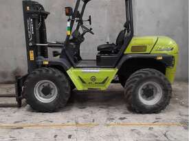 AGRIA TH250  Rough Terrain forklift - picture2' - Click to enlarge