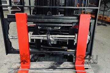   Sideshifting Fork Positioner Attachment