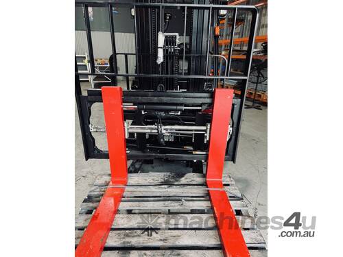 New Sideshifting Fork Positioner Attachment