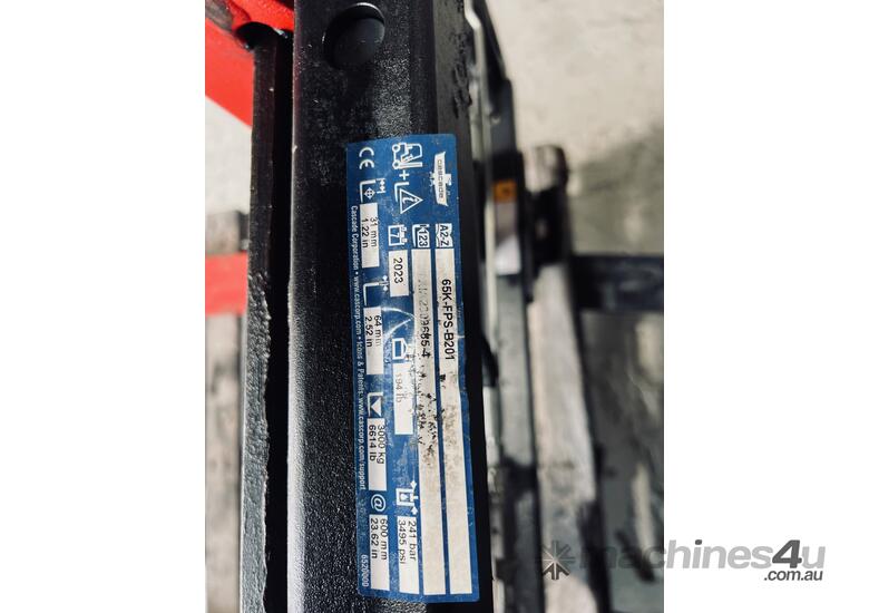 New Sideshifting Fork Positioner Attachment