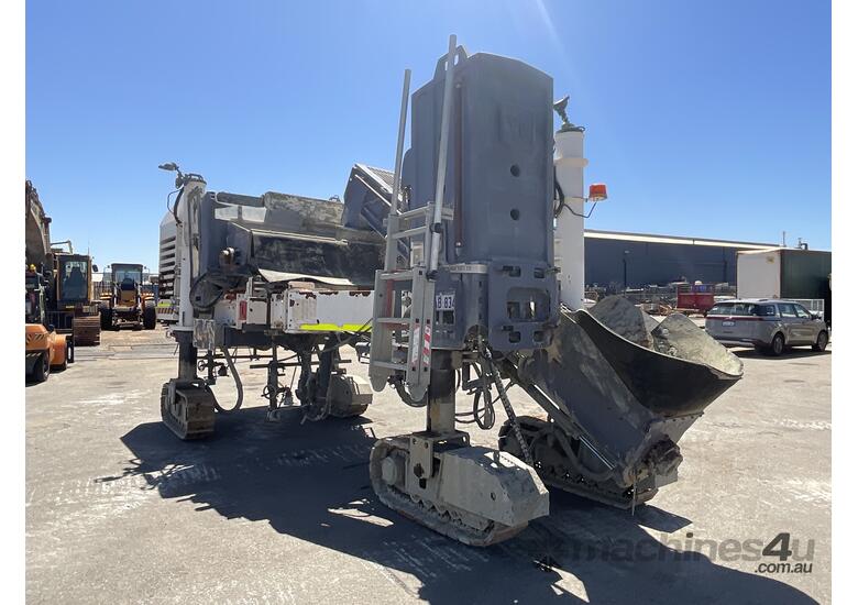 caption Wirtgen Slipform Paver