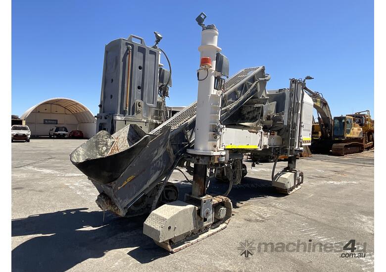 caption Wirtgen Slipform Paver