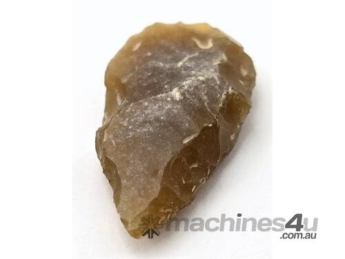 caption BRONZE AGE PREHISTORIC FLINT ARROWHEAD