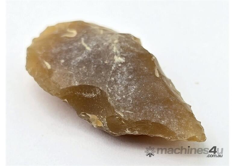 caption BRONZE AGE PREHISTORIC FLINT ARROWHEAD
