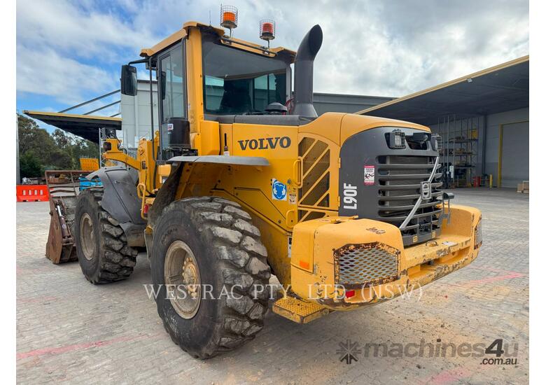 VOLVO CONSTRUCTION EQUIPMENT L90F Wheel Loaders integrated Toolcarriers