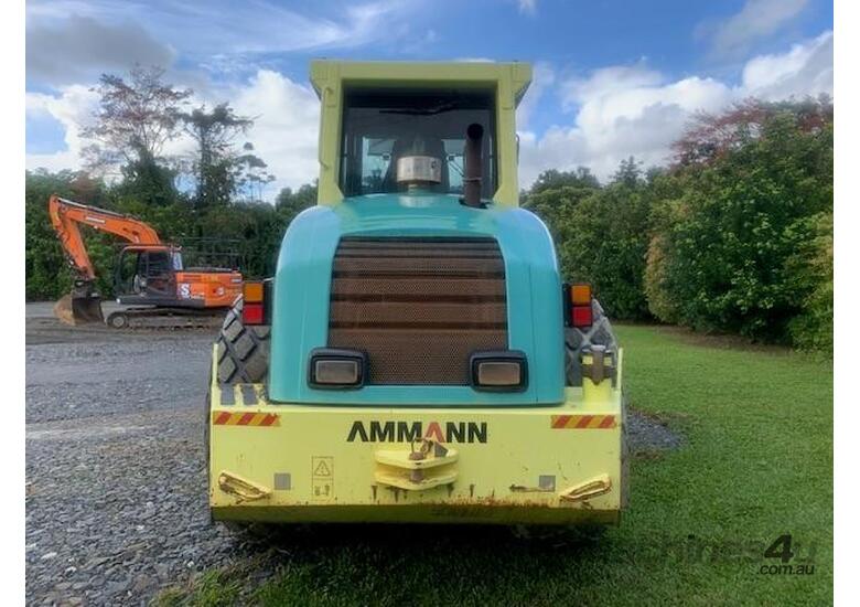 caption 2014 Ammann ASC150D