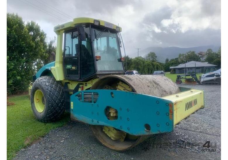 caption 2014 Ammann ASC150D