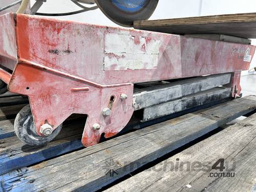 caption Husqvarna TS350E Masonry Saw