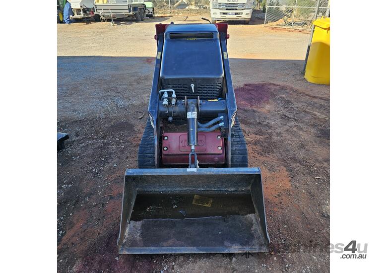 caption Toro TX525 Mini Loader