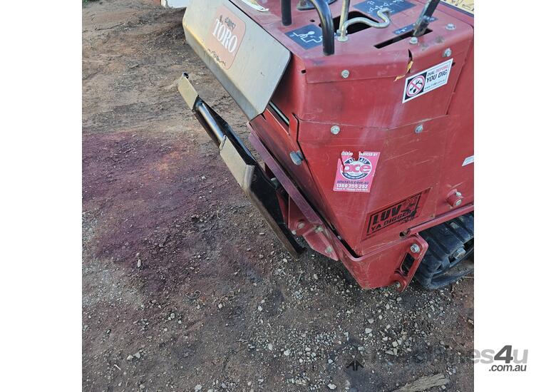 caption Toro TX525 Mini Loader
