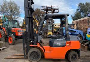 Toyota   7 FD25 forklift Toyota   7 FD25 forklift
