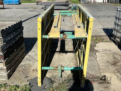 caption Lite Guard Trench Shield