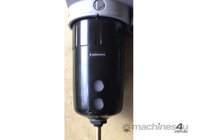 Parker P3YCB16SEANJLNF Filter/Regulator/Lubricator (5 Micron)
