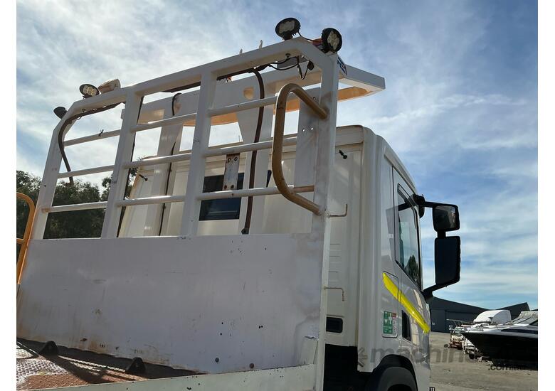 caption 2020 Scania P280 Service Body Day Cab