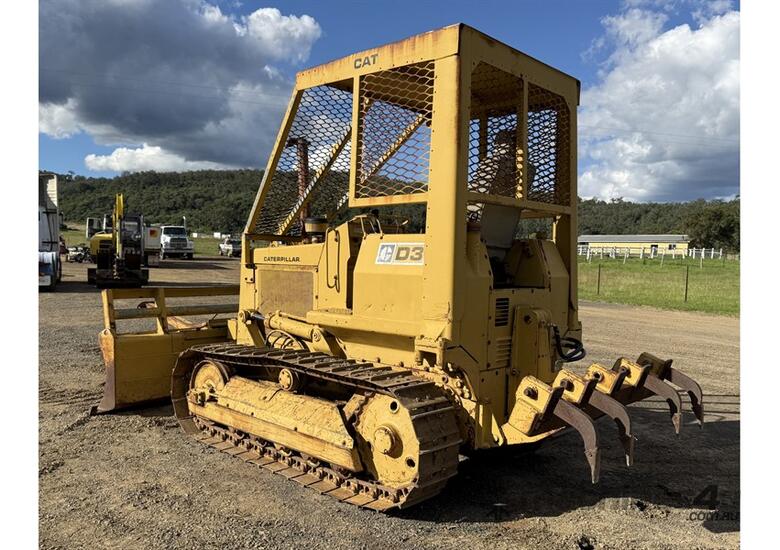 CATERPILLAR D3 DOZER