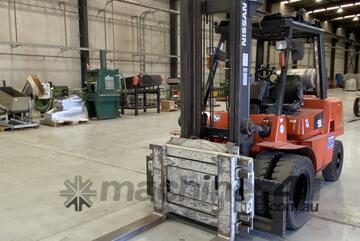 Nissan 2007   F04B45UT Forklift