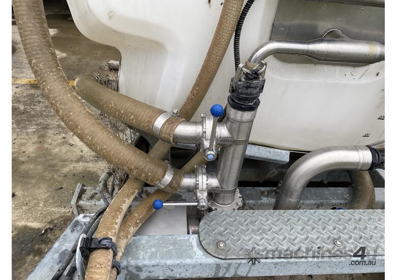 caption Metalform Tow And Fert Multi 1200 Fertiliser Spreader