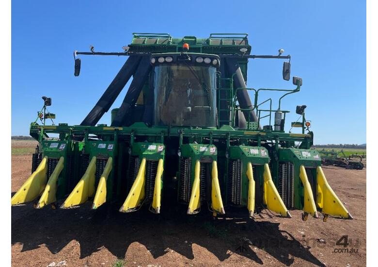 John Deere CP690 Cotton Picker