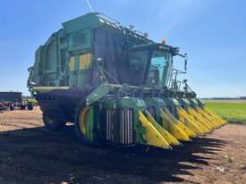 John Deere CP690 Cotton Picker - picture1' - Click to enlarge