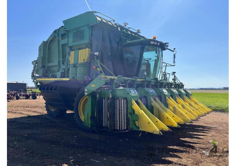 John Deere CP690 Cotton Picker