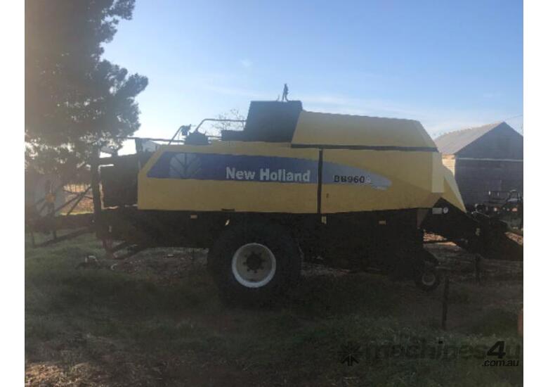 New Holland BB960A Square Baler
