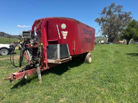 Feed Mixing Wagon - picture0' - Click to enlarge