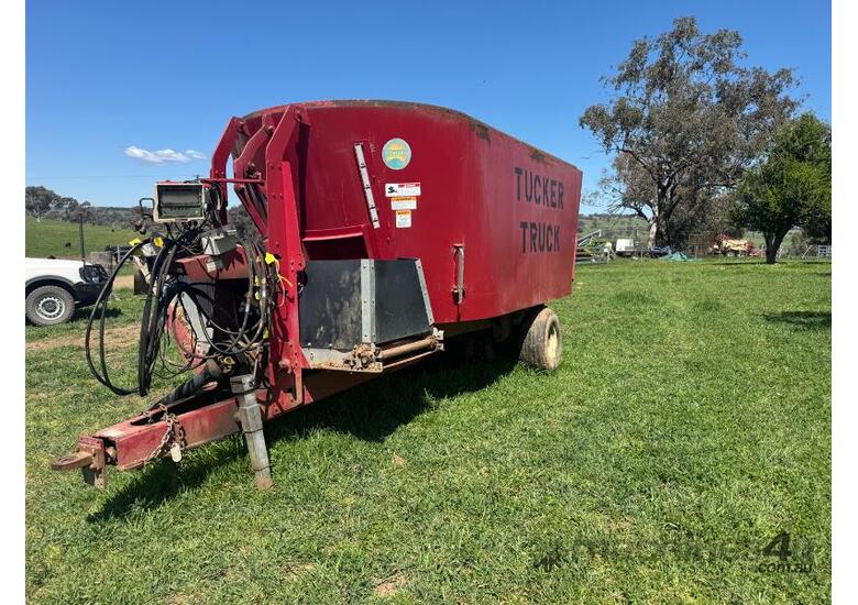 caption Feed Mixing Wagon
