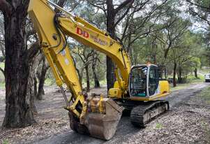 Sumimoto Excavator 20T: Full range of Buckets + Various attachments!