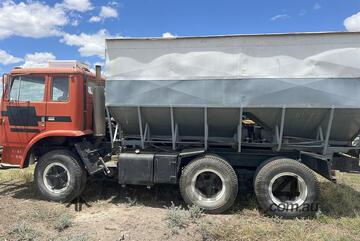 INTERNATIONAL ACCO 2050A GROUPER TRUCK INTERNATIONAL ACCO 2050A GROUPER TRUCK