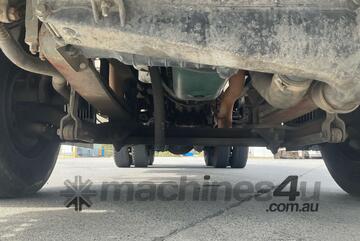 2005 Volvo FL6E Crane Truck (Table Top) 2005 Volvo FL6E Crane Truck (Table Top)