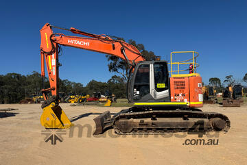 Hitachi ZX225 Tracked-Excav Excavator Hitachi ZX225 Tracked-Excav Excavator