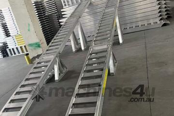 9m 5Tonne Center Supported Loading Ramps