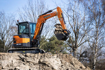 Develon   Excavator DX55R-7M