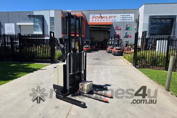 Crown 1.5T Walkie Stacker (Unit#: U976) Crown 1.5T Walkie Stacker (Unit#: U976)