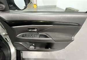 2018 Mitsubishi Outlander Petrol (Ex Defence)