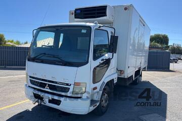 2010 Mitsubishi Fighter FK600 Refrigerated Pantech