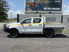 2015 Toyota Hilux Workmate 4x4 Dual Cab Ute - picture1' - Click to enlarge