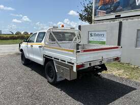 2015 Toyota Hilux Workmate 4x4 Dual Cab Ute - picture2' - Click to enlarge