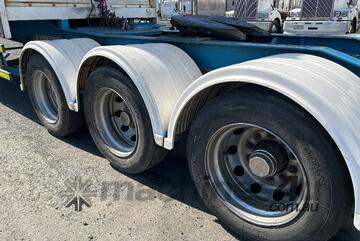 2007 Krueger ST-3-38 Tri Axle Flat Top Curtainsider A Trailer