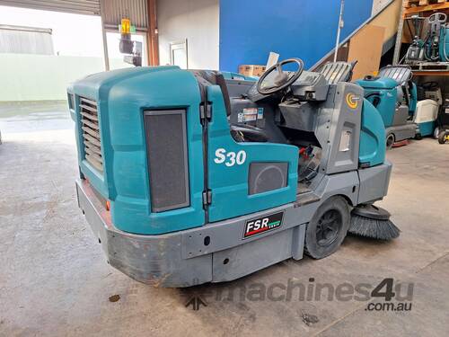 2020 Tennant S30 Sweeper 