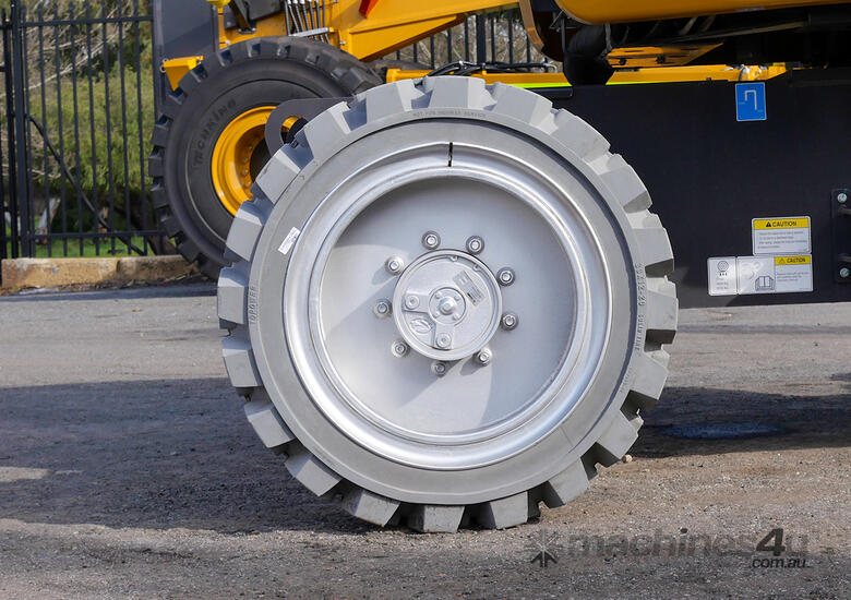 New 45ft Diesel Knuckle Boom Lift - Aged Stock Special up to 40 discount off advertised prices image 4