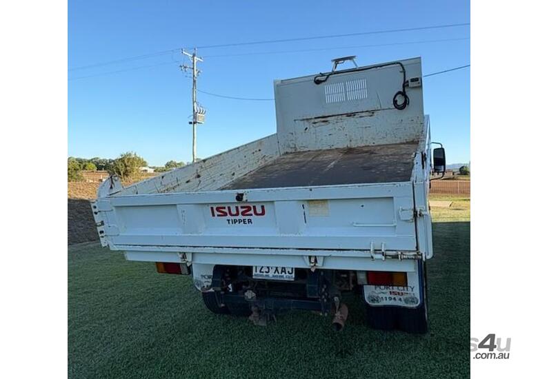 2017 Isuzu NPR Twin Crew Cab
