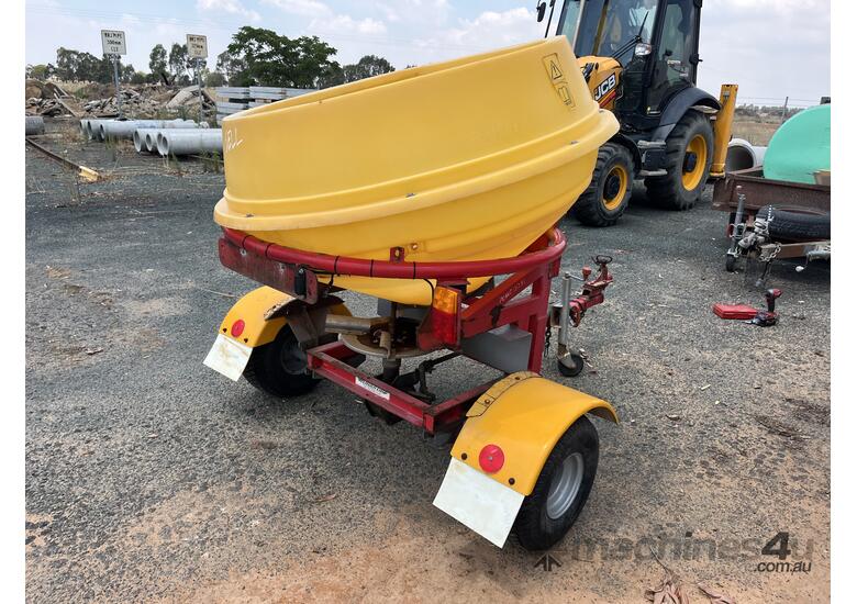 2012 Iris Spreaders Co. ITS-900P Spreader (Trailer Mounted)