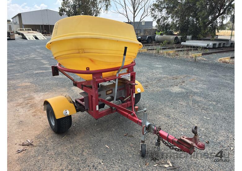 2012 Iris Spreaders Co. ITS-900P Spreader (Trailer Mounted)