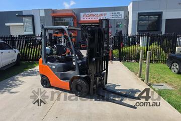 Toyota Forklift 1.8T Container Mast with Tyne Positioners (Unit#:U1006)