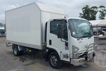 Isuzu   NPR200 Medium SITEC155