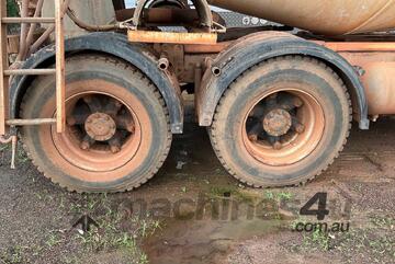 2005 Mack ML Concrete Agitator